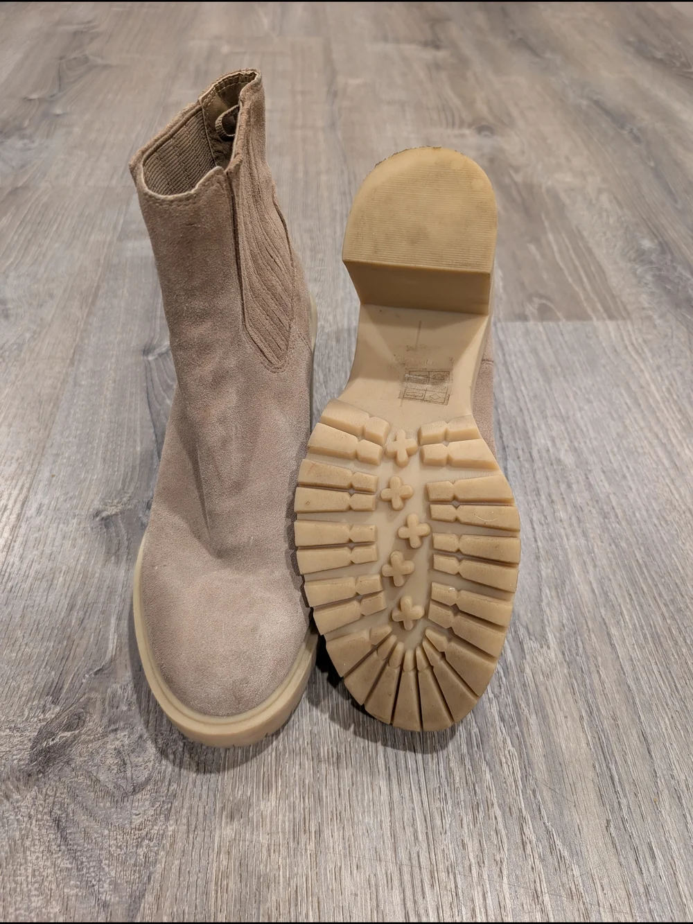 Dolce Vita Caster Taupe Suede Chunky Platform Block Heel Chelsea Boots 8